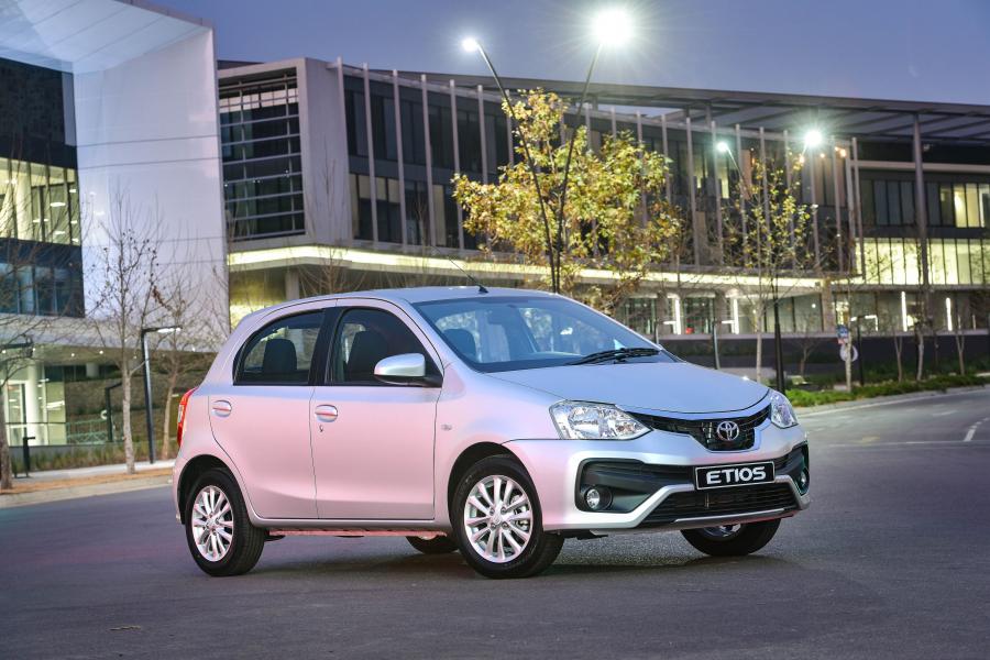  Toyota Etios Hatchback 2016 года  (ZA) (фото 8 из 14)